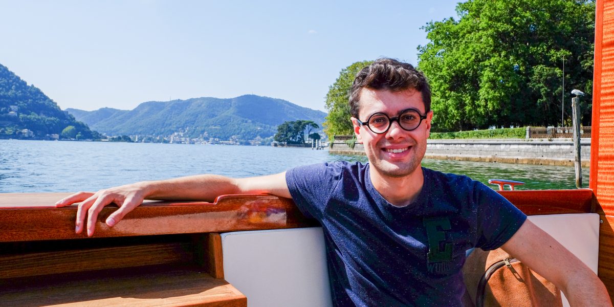 Alessandro Martire, pianista comasco ambasciatore della speranza