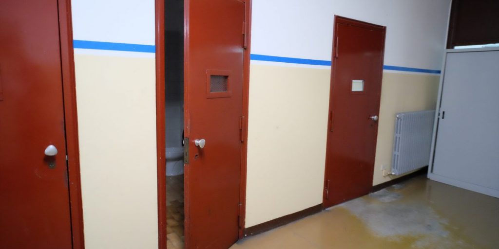 Aggredita e palpeggiata in Napoleona. Tentato scippo e violenza ai danni di una 23enne
