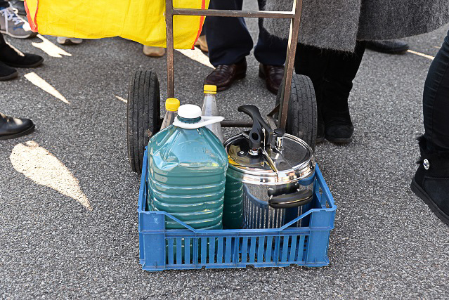 La protezione civile a Blevio per distribuire acqua dopo la rottura della pompa dell’acquedotto