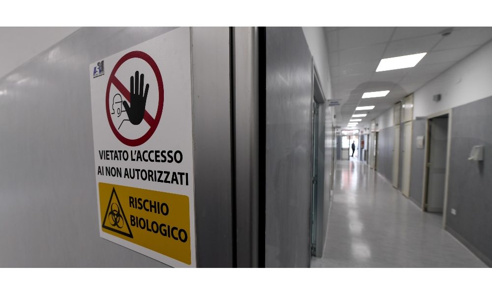 Napoli: 12 addetti Asl con stipendi gonfiati da mesi