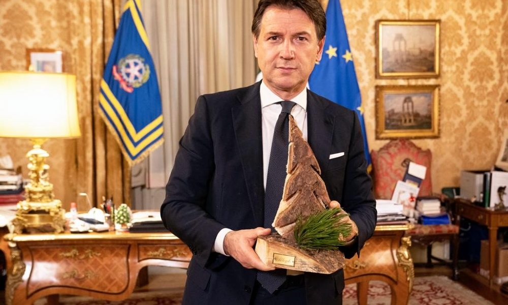 Natale: Provincia Belluno dona albero a Palazzo Chigi