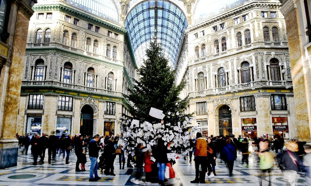 Natale, ecco i pensieri su Albero
