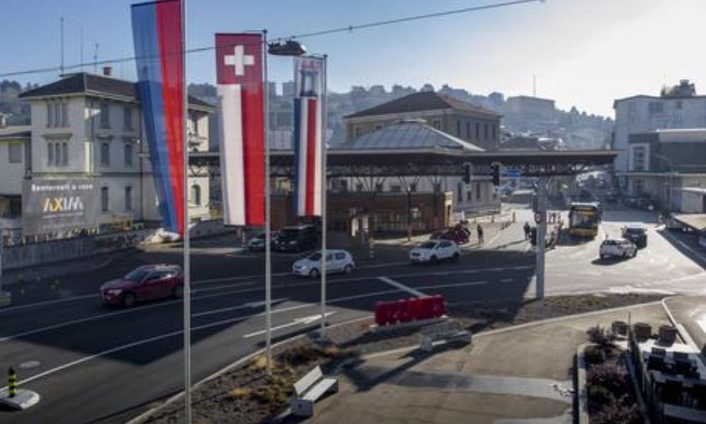 Nato in Svizzera ma espulso in Italia