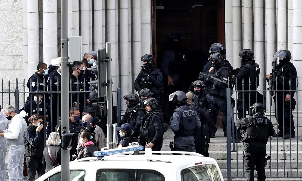 Nizza: Macron, militari antiterrorismo da 3mila a 7mila