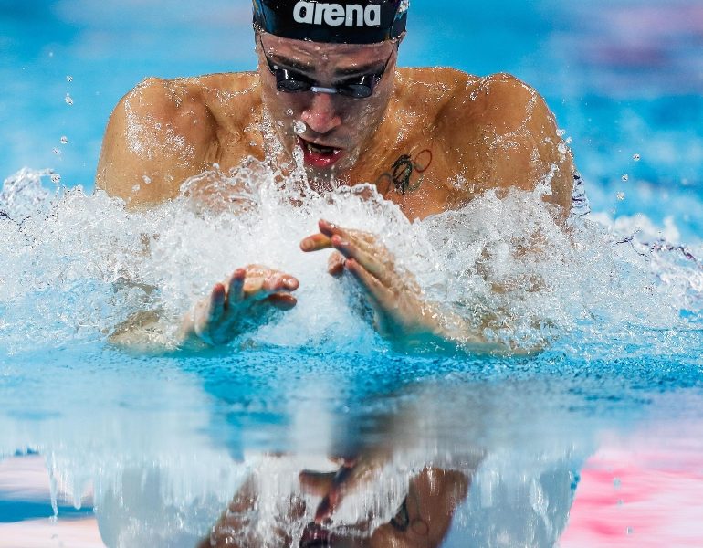 Nuoto: Europei 25m; bronzi per Scozzoli e gli azzurri 4x50sl