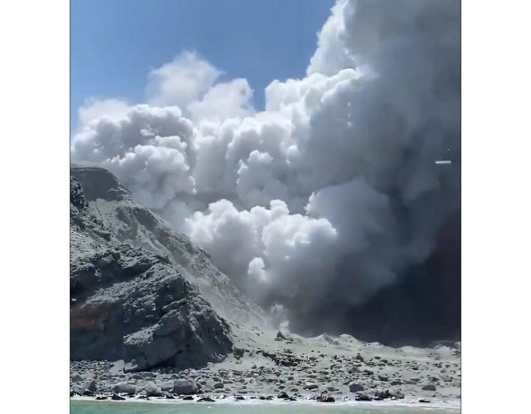 Nuova Zelanda, 5 morti e 8 dispersi