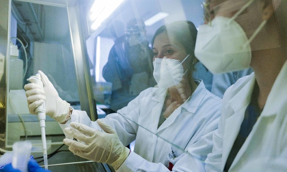 Nuovo record contagi, sfiorano i 38mila. Vittime 446