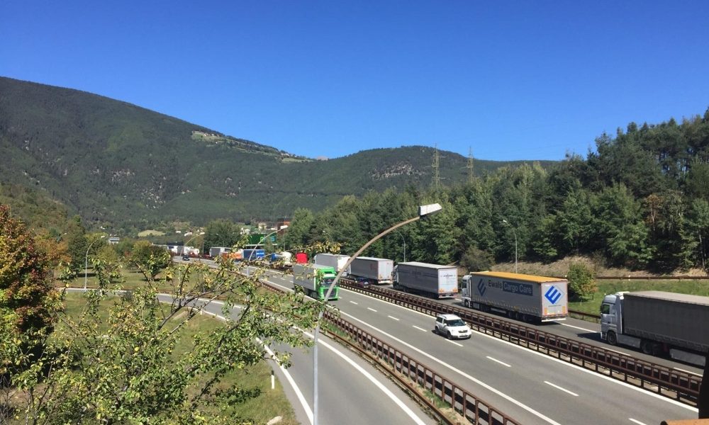 Nuovo record transiti tir al Brennero