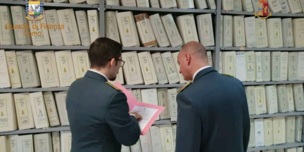 L’inchiesta della Procura lariana: la gestione dei Lidi nel mirino, le “magie” della Houdini srl