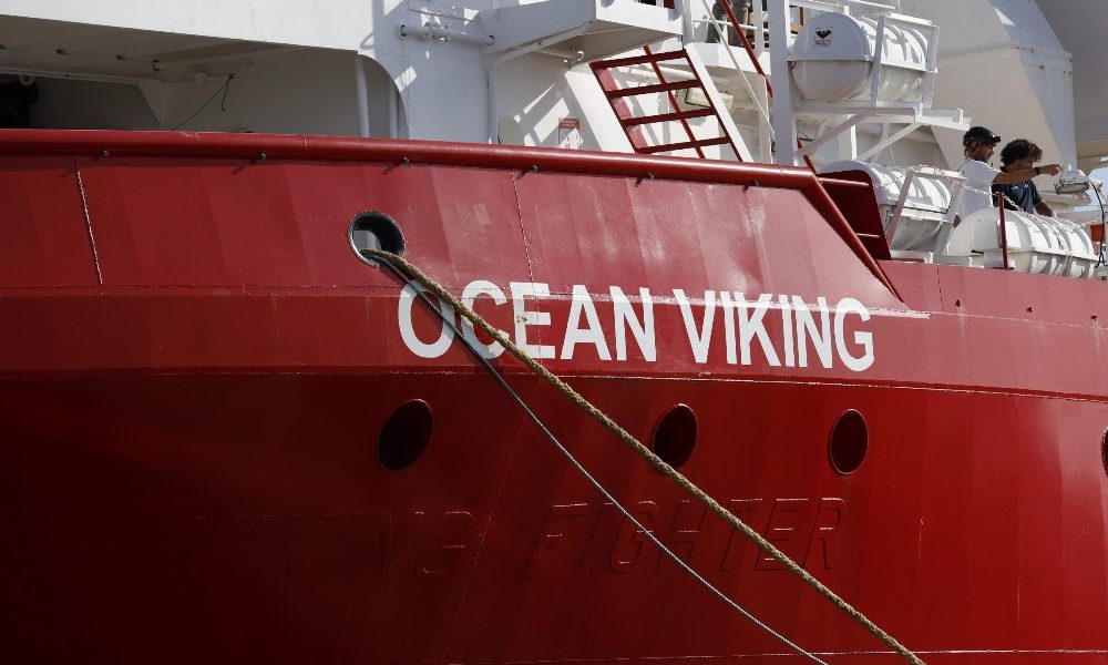 O.Viking,403 migranti sbarcati a Taranto