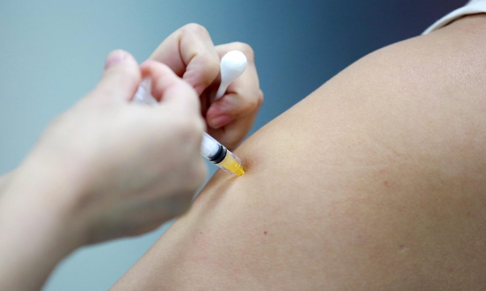 Oms, continuare a vaccinare con AstraZeneca