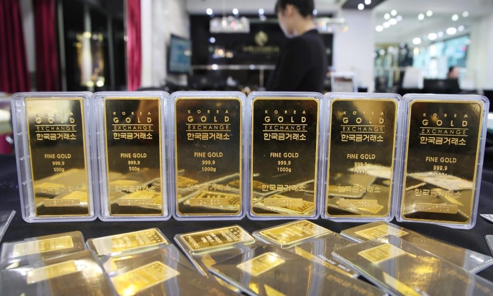 Oro: caduta borse spinge i prezzi, a 1905 dollari l’oncia