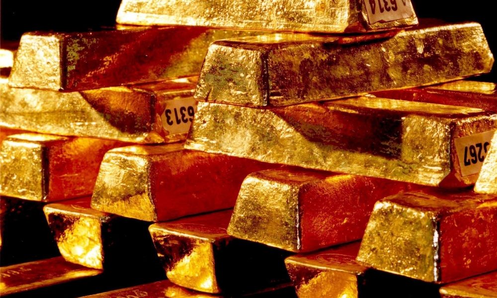 Oro:sale a 1666 dollari dopo taglio Boe