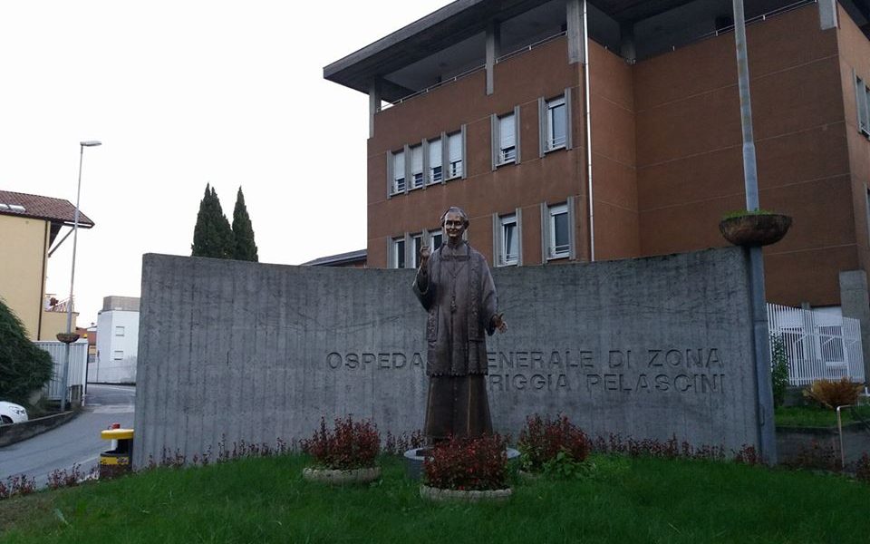 Cade nei boschi a Sorico: recuperato dal Soccorso Alpino