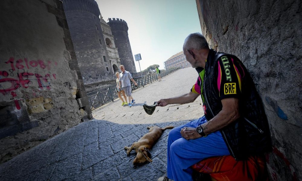 Oxfam: rischio povertà 500 mln persone