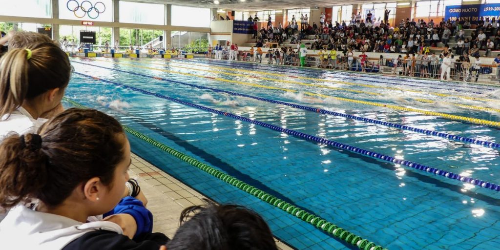 Piscina di Muggiò, il giallo del tubo: «Perché non è stato ancora riparato?»