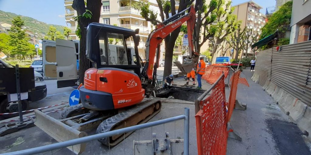 Como, via Leoni senz’acqua a causa di un guasto
