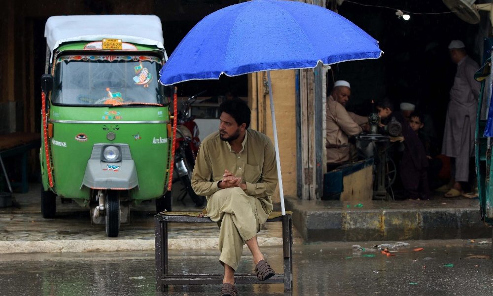 Pakistan: monsoni, almeno 16 morti nel nord