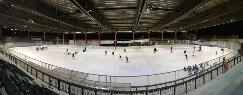 Il Palaghiaccio riapre al pubblico: pista disponibile per il pattinaggio
