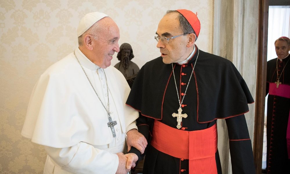 Papa: accetta dimissioni card. Barbarin