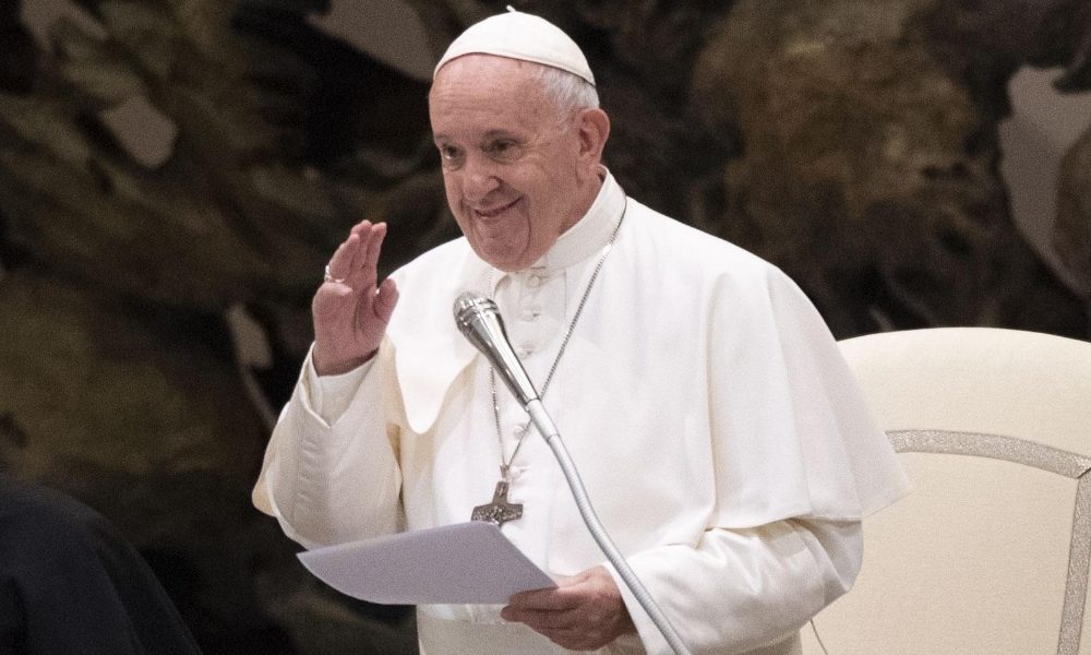 Papa: da parrocchie biglietti messa Bari