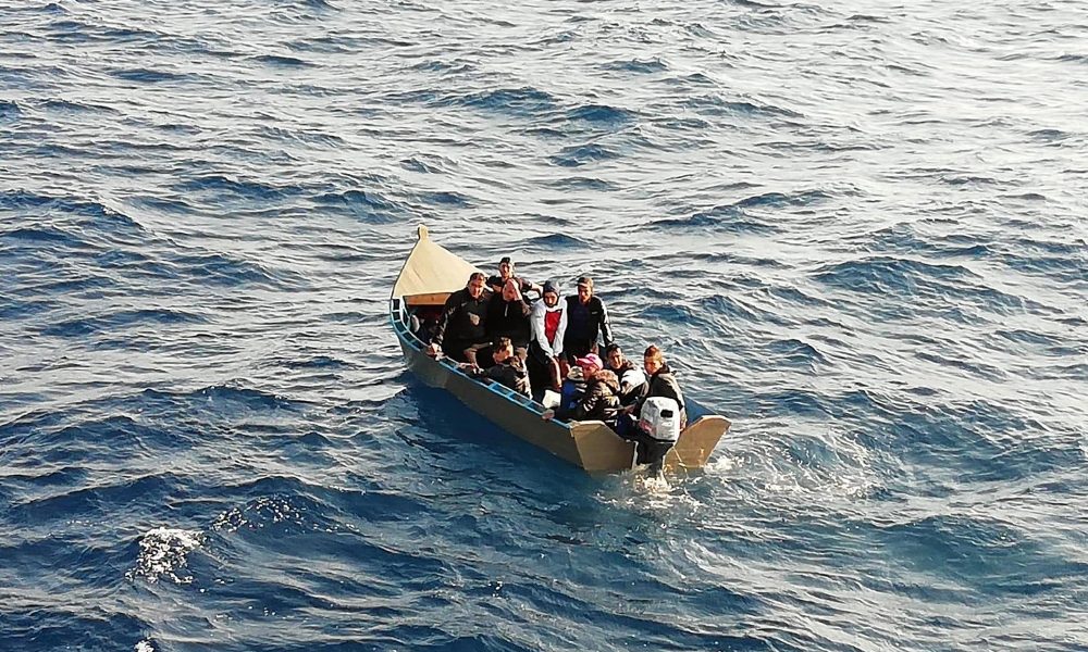 Papa: migranti,immani fatiche e tragedie