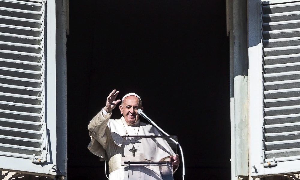 Papa: nel 2020 prendiamoci cura altri