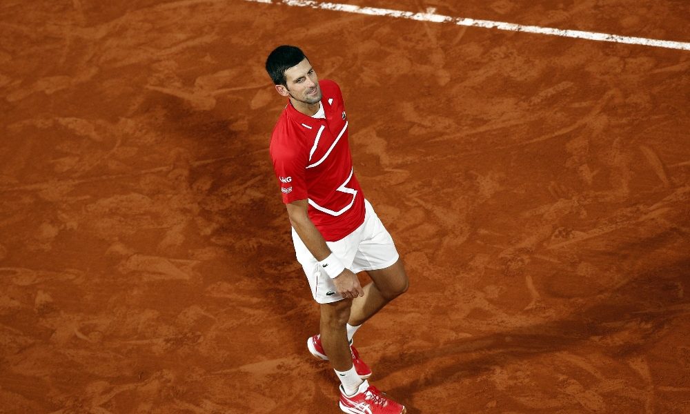 Parigi: 3-2 a Tsitsipas, Djokovic in finale
