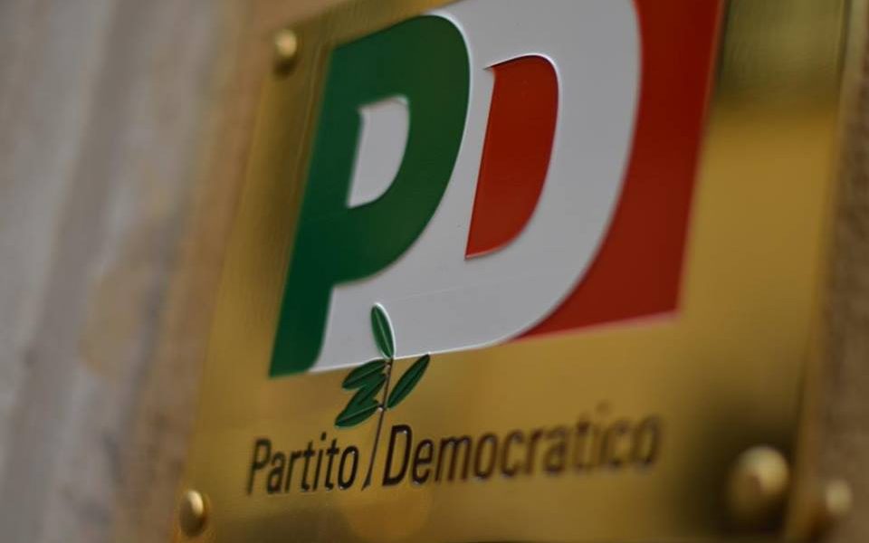 Pd in conclave, Renzi non è un nemico. Il segretario Broggi: «Il nostro avversario è la destra»