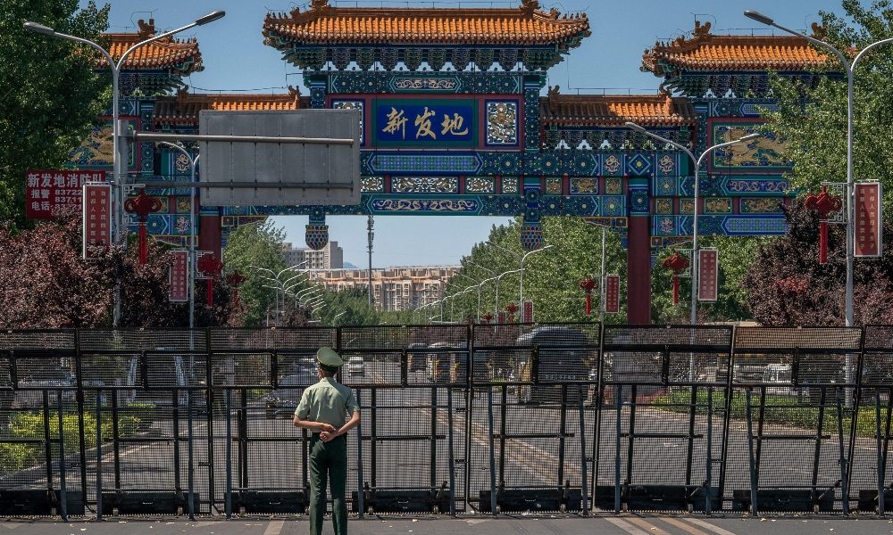 Pechino, altri 10 quartieri in lockdown