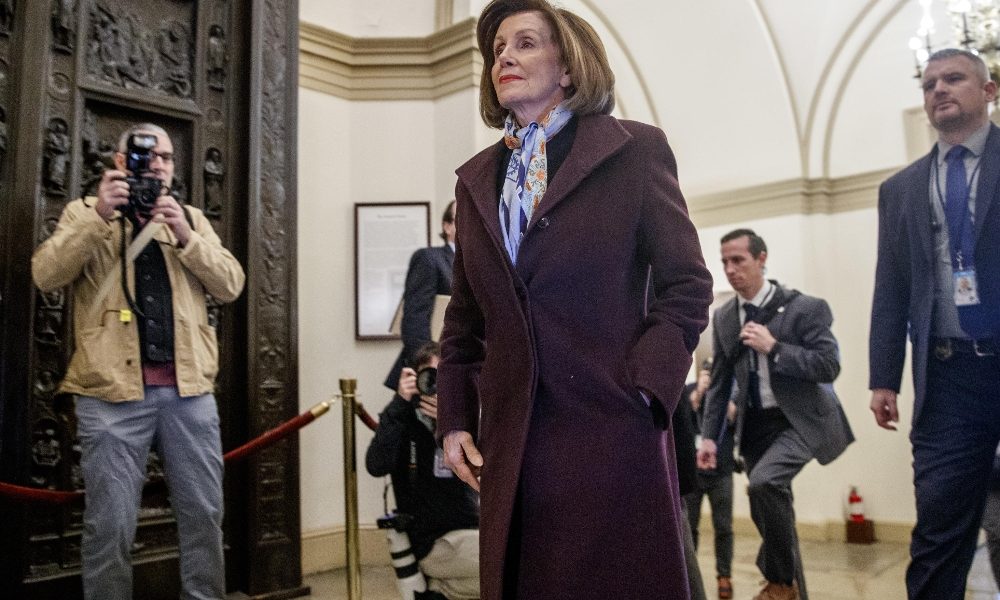 Pelosi, Trump ha violato costituzione