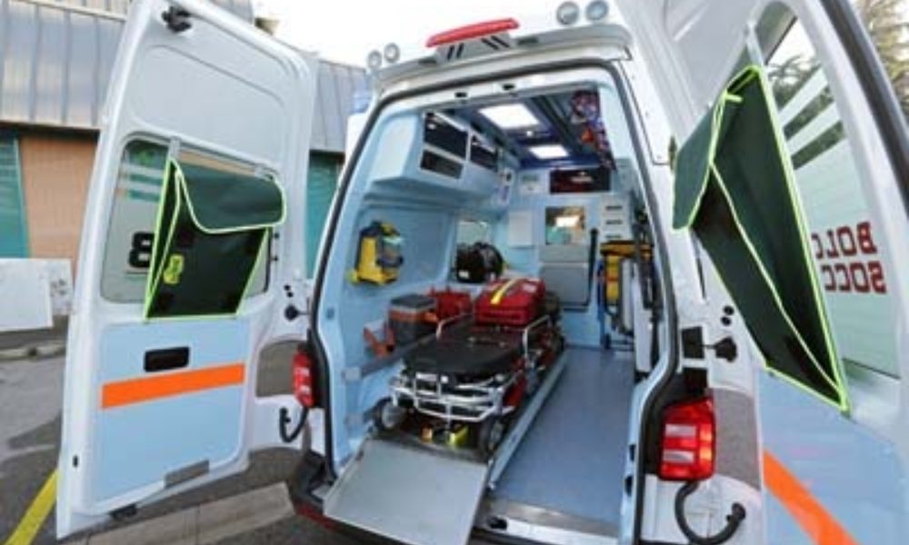 Pensionato muore schiacciato da trattore