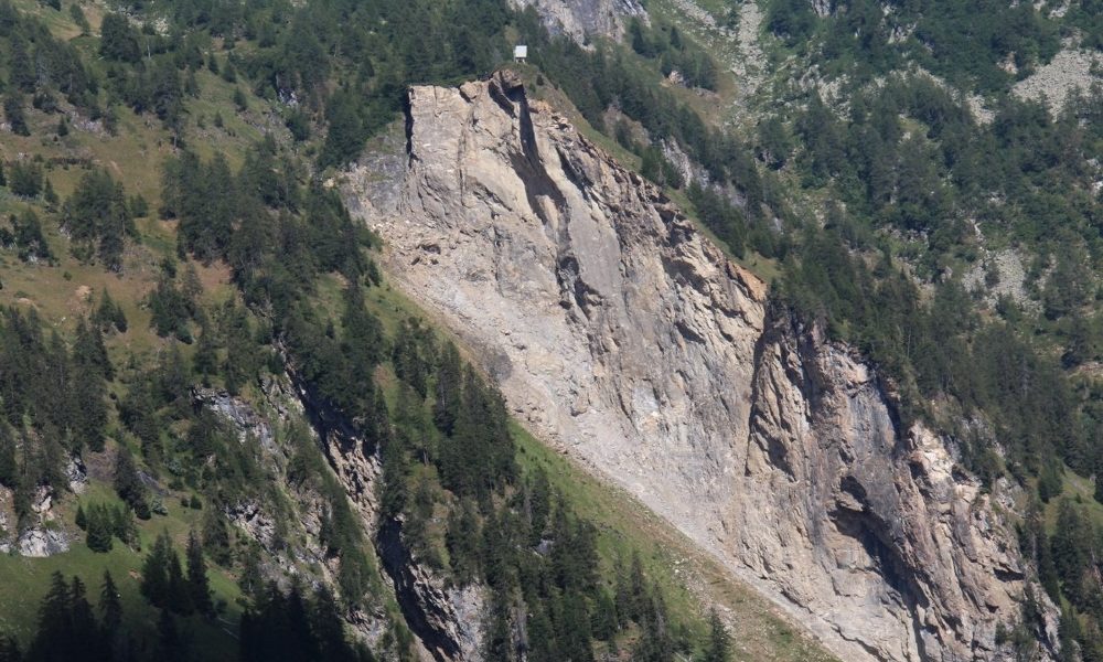 Pericolo frana, 20 persone sfollate a Formazza