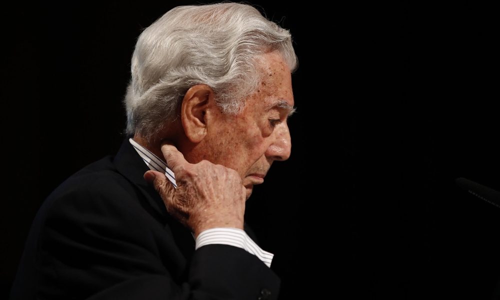 Perù: Vargas Llosa, ‘Parlamento ha violato la Costituzione’