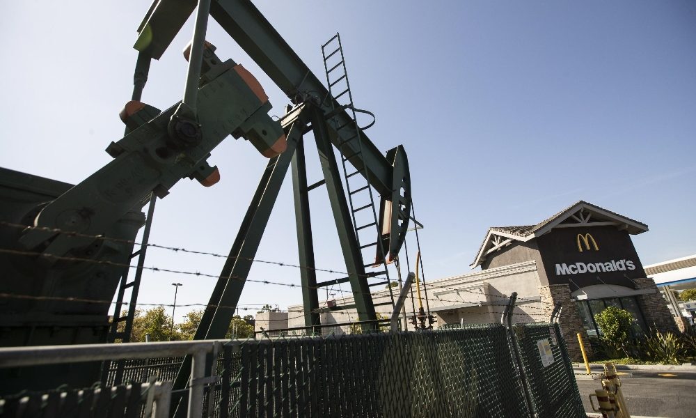 Petrolio: accordo Opec taglio produzione