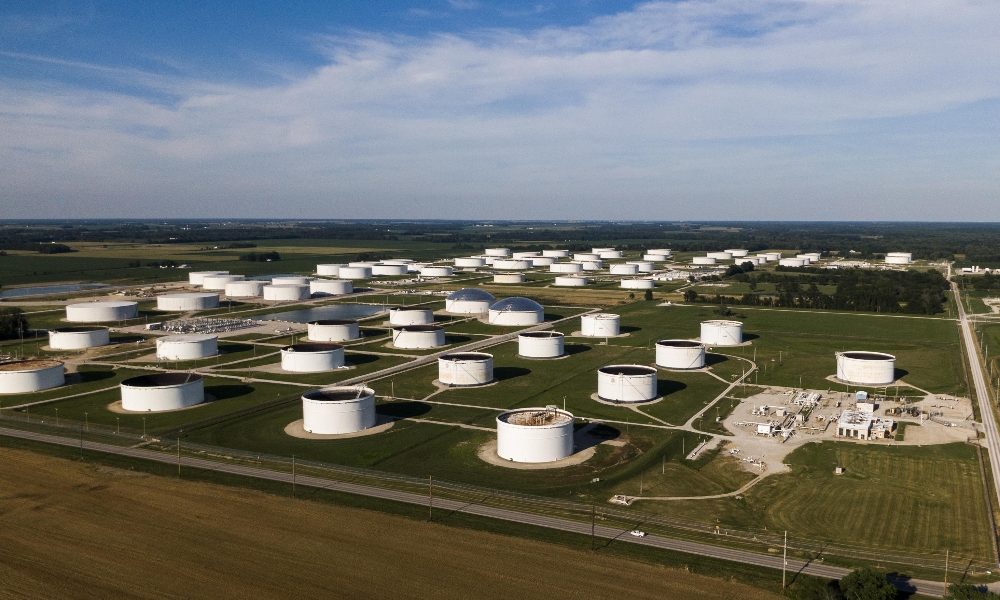 Petrolio: avvio debole a 37,44 dollari, +0,1%