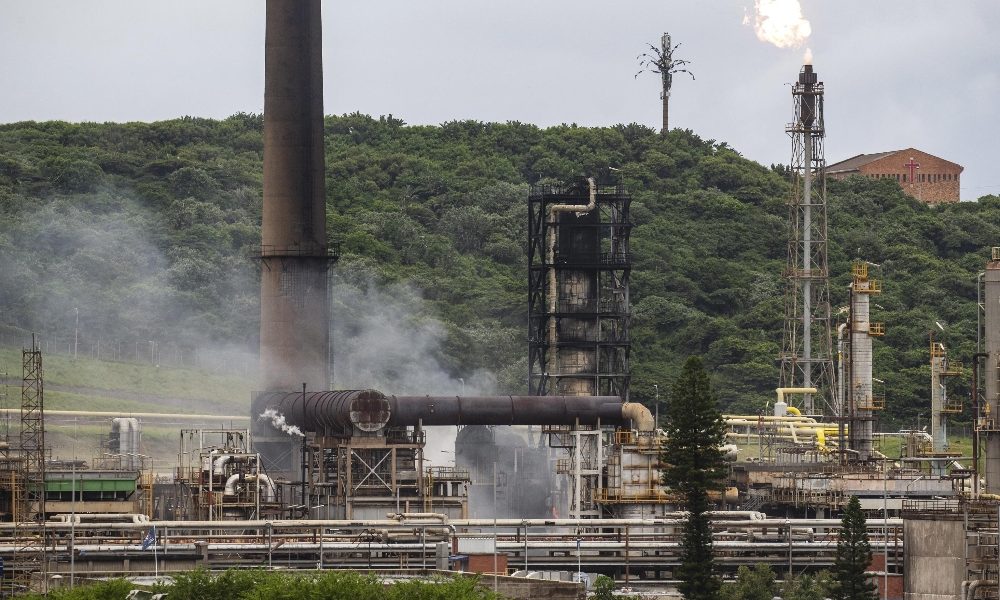 Petrolio: avvio in lieve calo a 47,43 dollari
