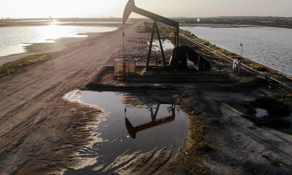 Petrolio: chiude in rialzo a Ny, +1,3%