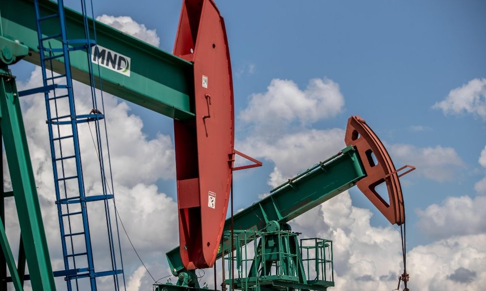 Petrolio:scende a 31,1 dollari al barile