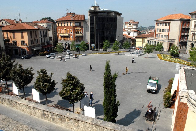 Cantù, da mercoledì mattina chiusa alle auto una parte di piazza Garibaldi