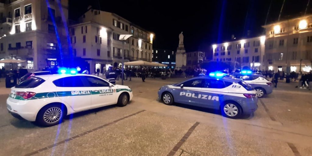 Avvocato rapinato in piazza Volta: i malviventi lo attendevano nell’androne di un palazzo