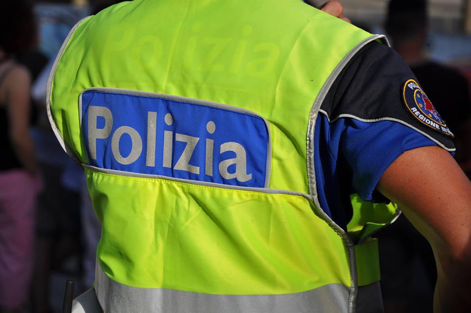 Disordini per il match di hockey su ghiaccio: fermate 13 persone