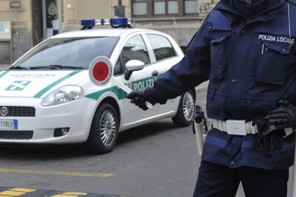 Metà delle multe elevate in città non viene pagata. Ogni anno il Comune perde almeno 2 milioni di euro