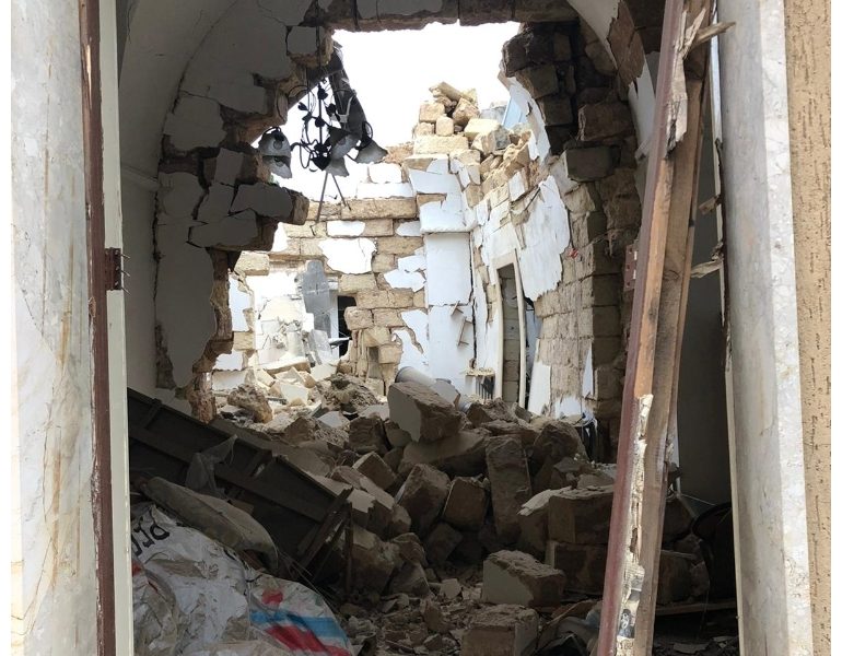 Polvere pirica esplode in casa,un ferito