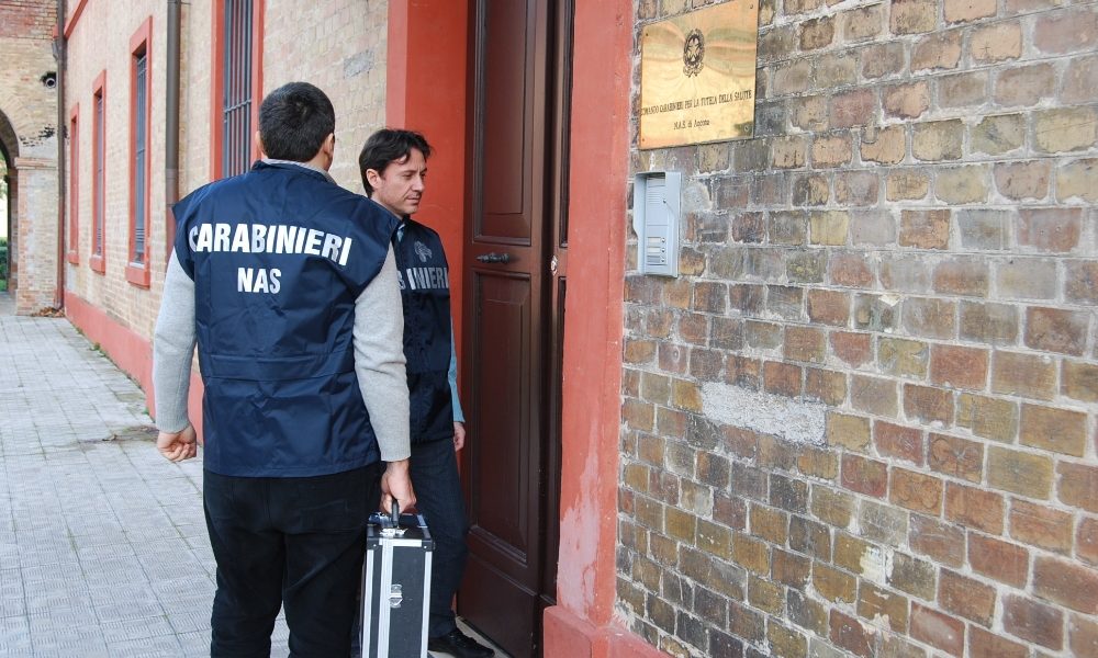 Posti all’Asl e esami “facili”,2 arresti