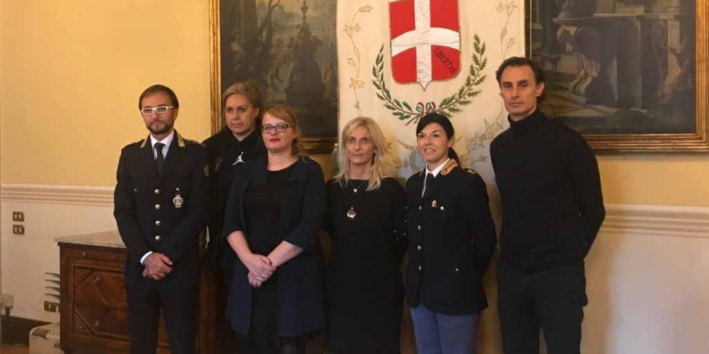 Corso di difesa personale per gli agenti di polizia: lezioni di arti marziali in collaborazione con il Coni