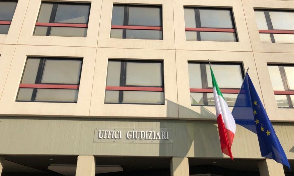 Pugni a minori autistici, 4 a processo