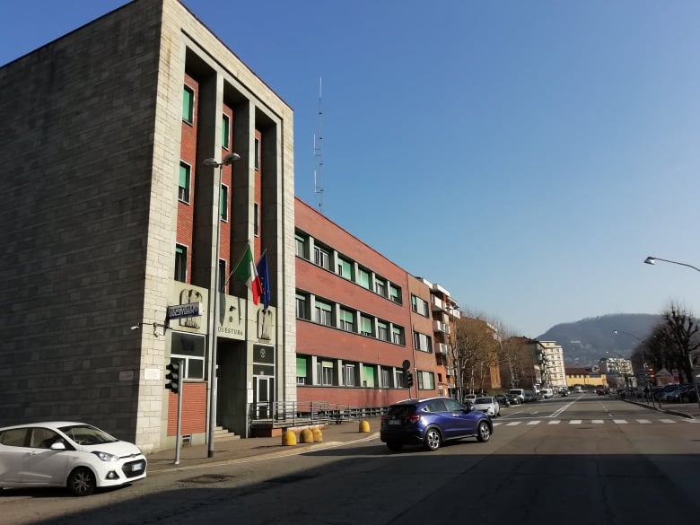 Caos sull’autobus e all’interno di un bar di Lurago d’Erba: arrestato