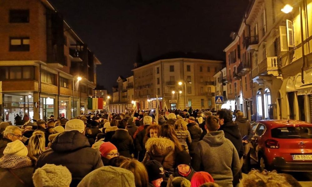 ‘Qui ebrei’, migliaia sfilano a Mondovì