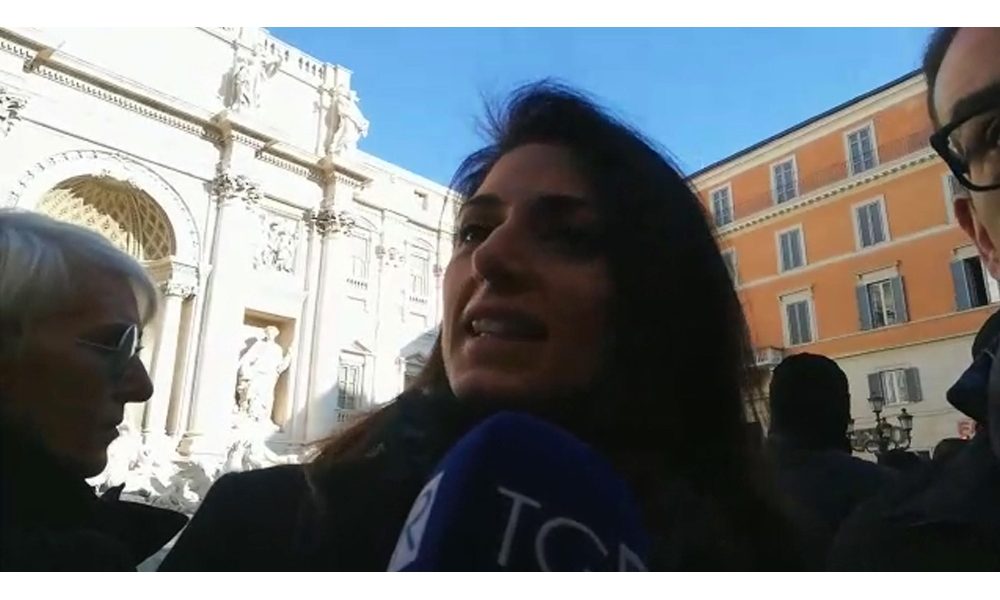 Raggi a Fontana Trevi, ‘via bancarelle’